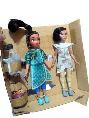 Disney Raya Doll Duo in Teal & Cream Outfits
